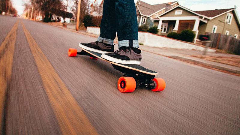 boosted-electric-skateboard-dualplus.jpg