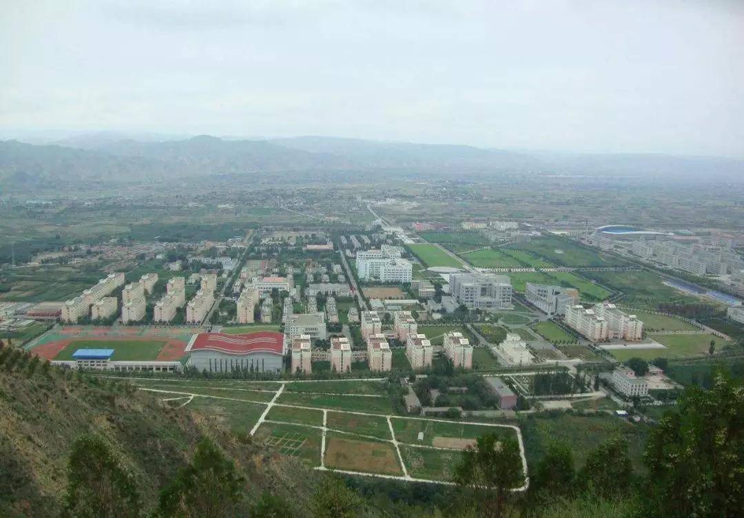 而是因为兰大在2001年建立的榆中校区就位于市下属榆中县的夏官营镇