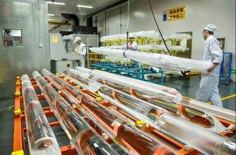 (光纤预制棒)中国已经能制出全世界最大的200毫米直径的预制棒,而预制