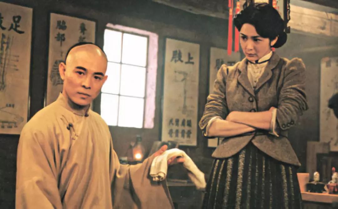 秉持什刹海武校穿搭方针,长衫穿在身,我的中国魂