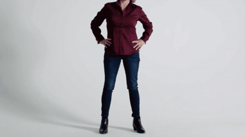 在遇到麻烦的时候,人们常常会双手叉腰,这个动作的术语叫做 arms