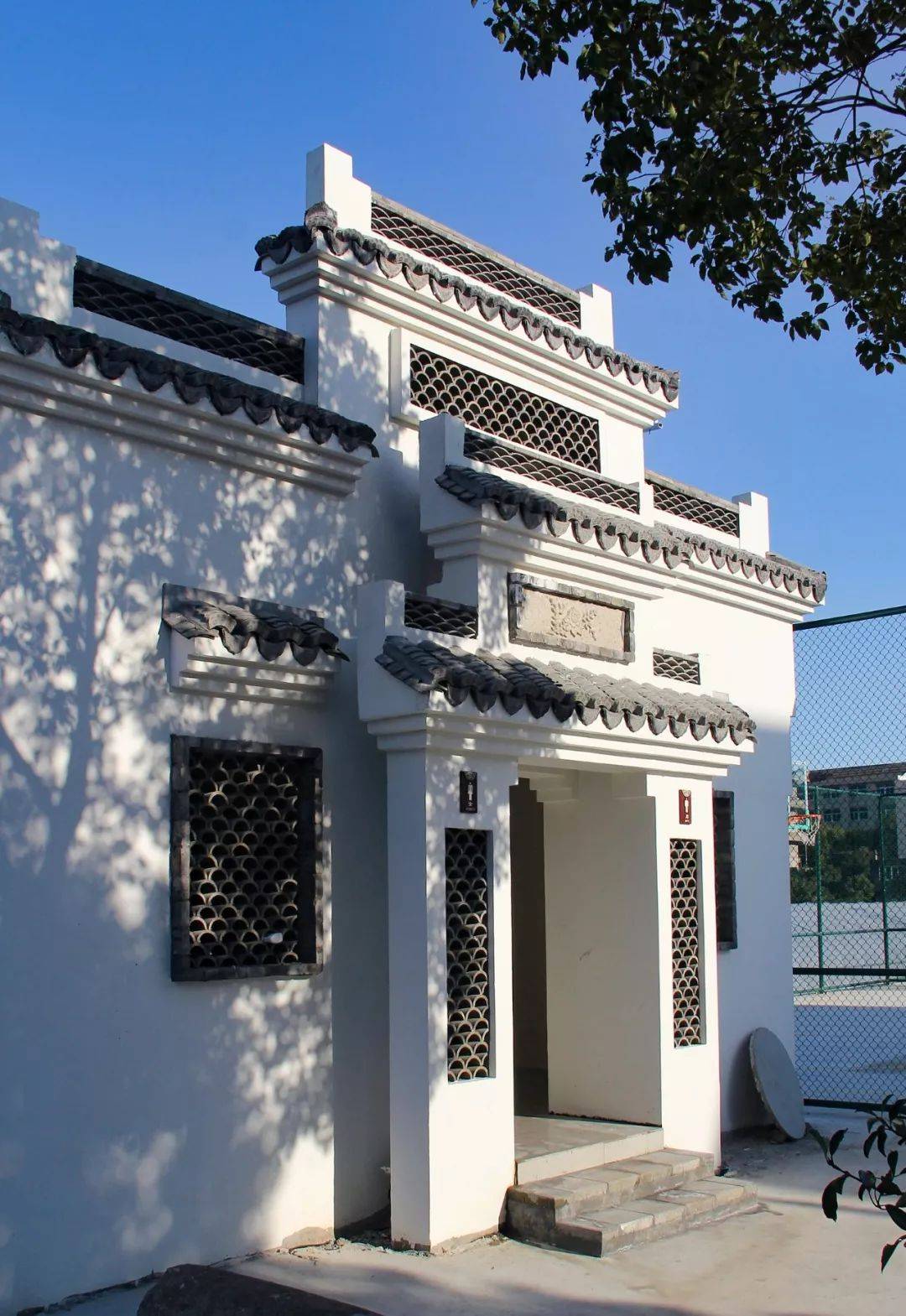 新建乡村徽派公厕,图片来源@vcg