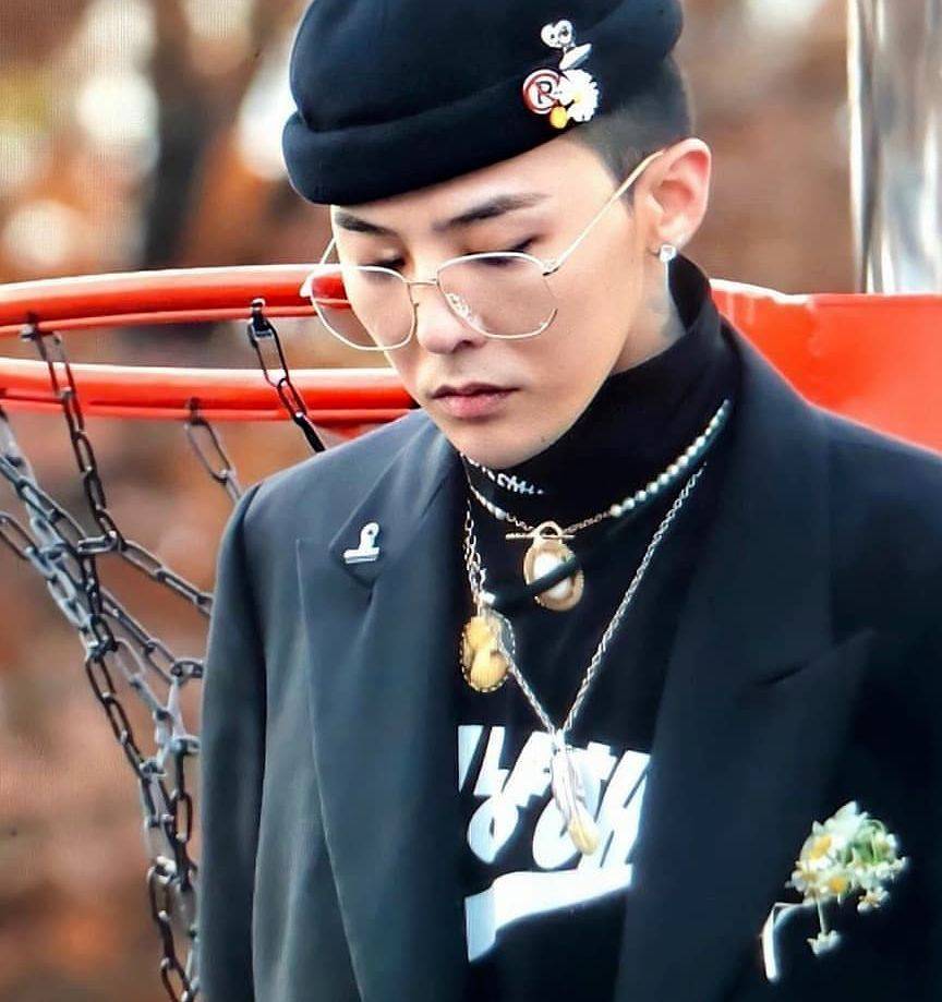 权志龙球鞋引发的"雏菊"争夺战