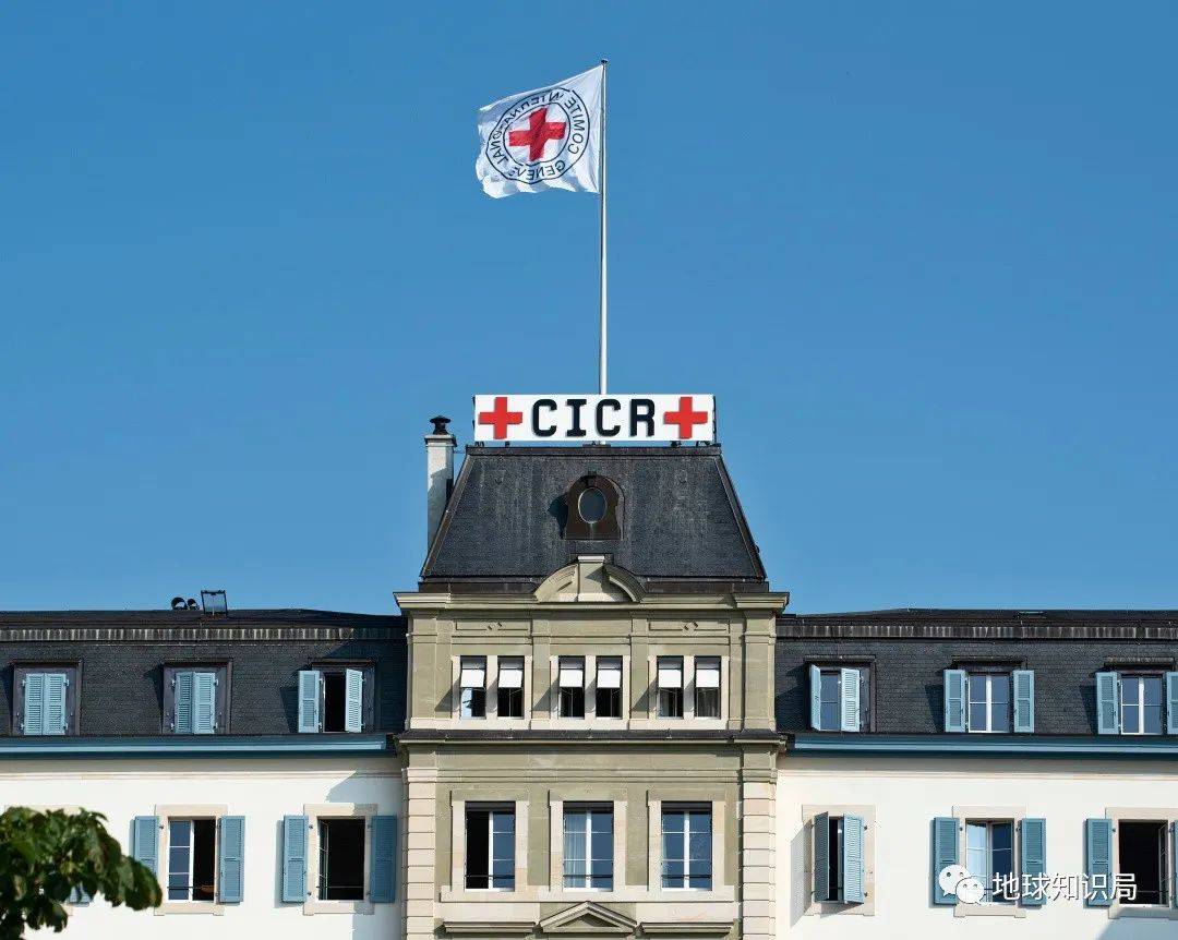 瑞士并不完备的工业体系在特殊时期表现出了明显的脆弱性.