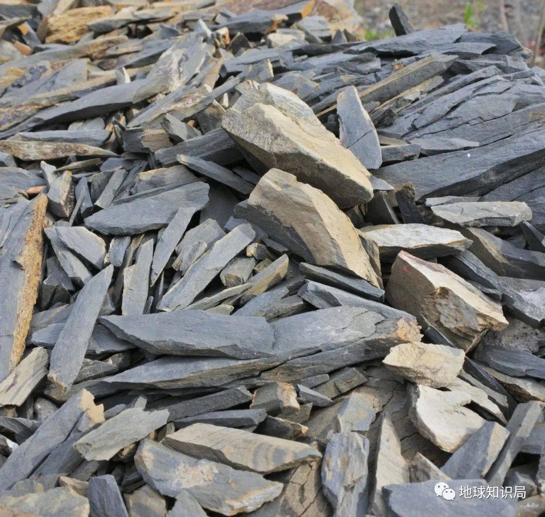 敲碎后的页岩(图片:shutterstock@nikon2888)