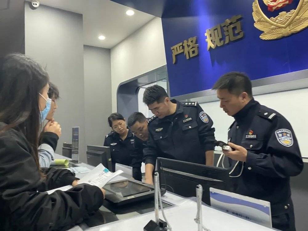 参加完杨坤的“32场直播带货”之旅，商家决定报警
