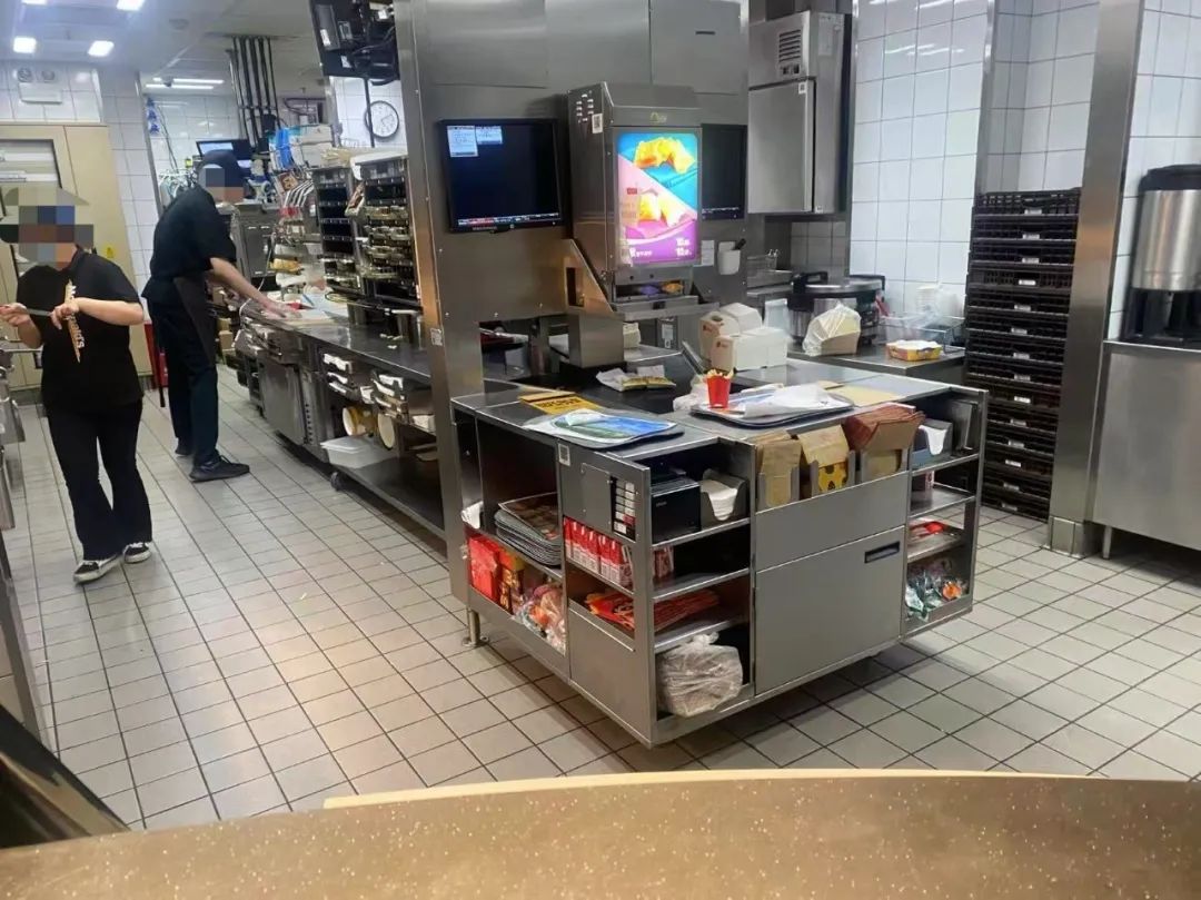 麦当劳成牛马食堂？快餐业劳动状况调查究竟