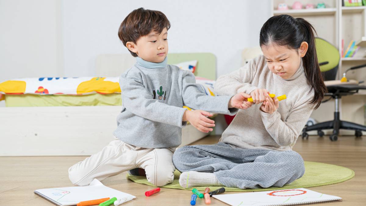 很多家长教孩子，他打你，你也打他