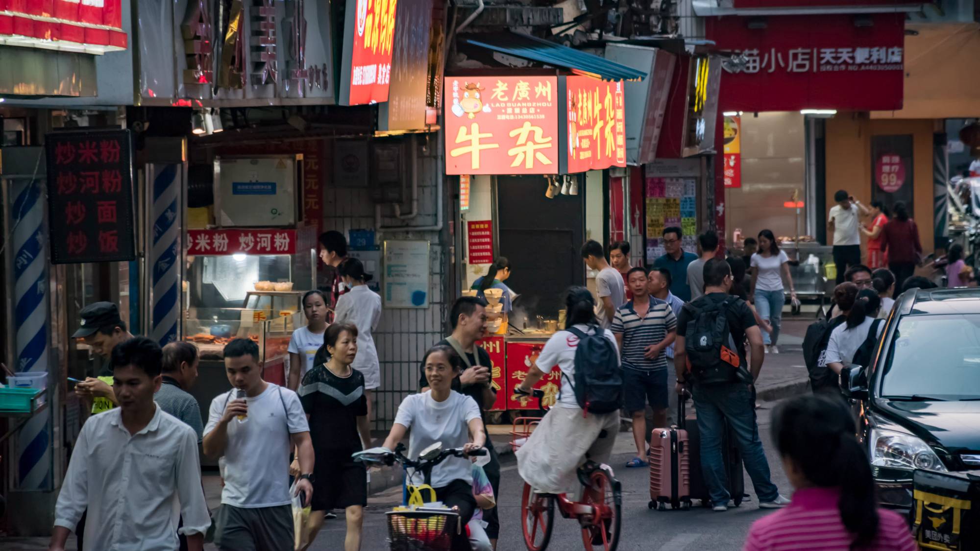 越忙越穷，外卖链条上的12个打工人