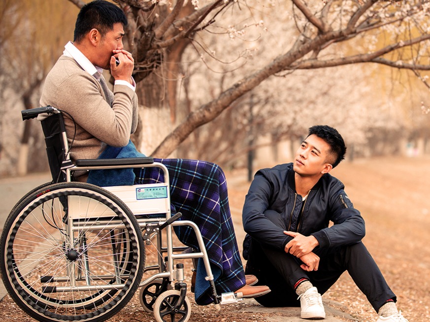 《坏爸爸》预售排名第一?这可能是中国影史上