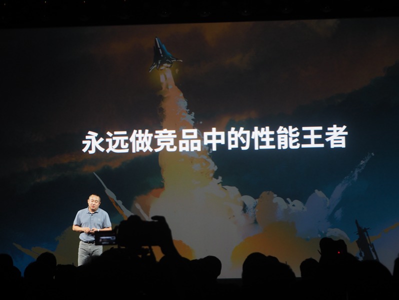“学习小米好榜样”的 360 手机，比小米更“野蛮”
