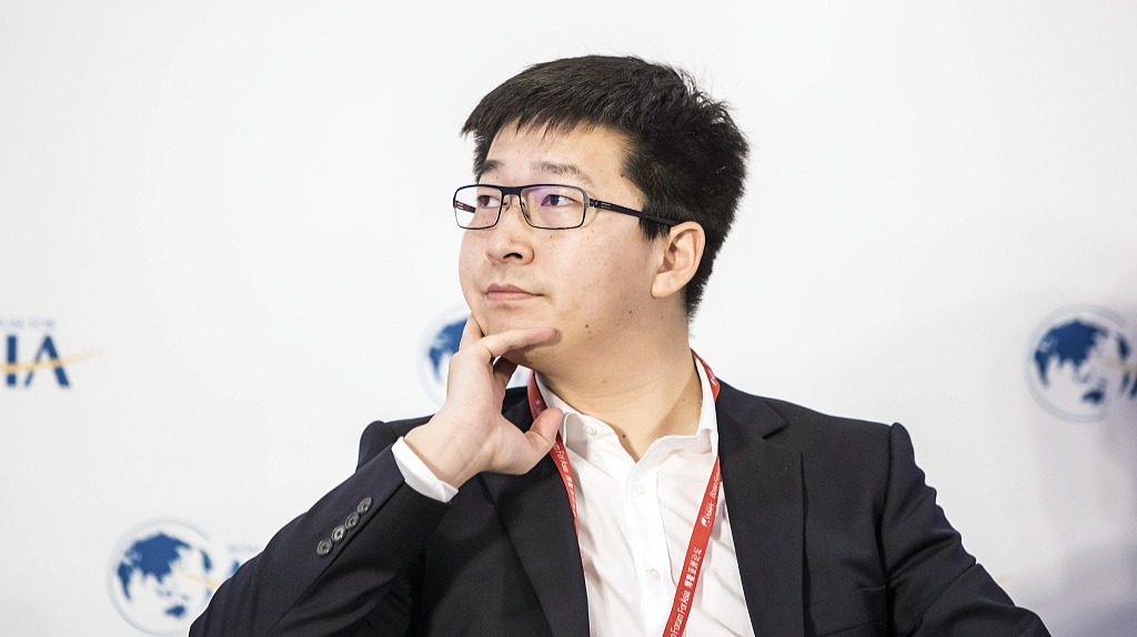 【虎嗅晚报】戴威成“老赖”，遭限制消费；马化腾评ofo：关键在否决权