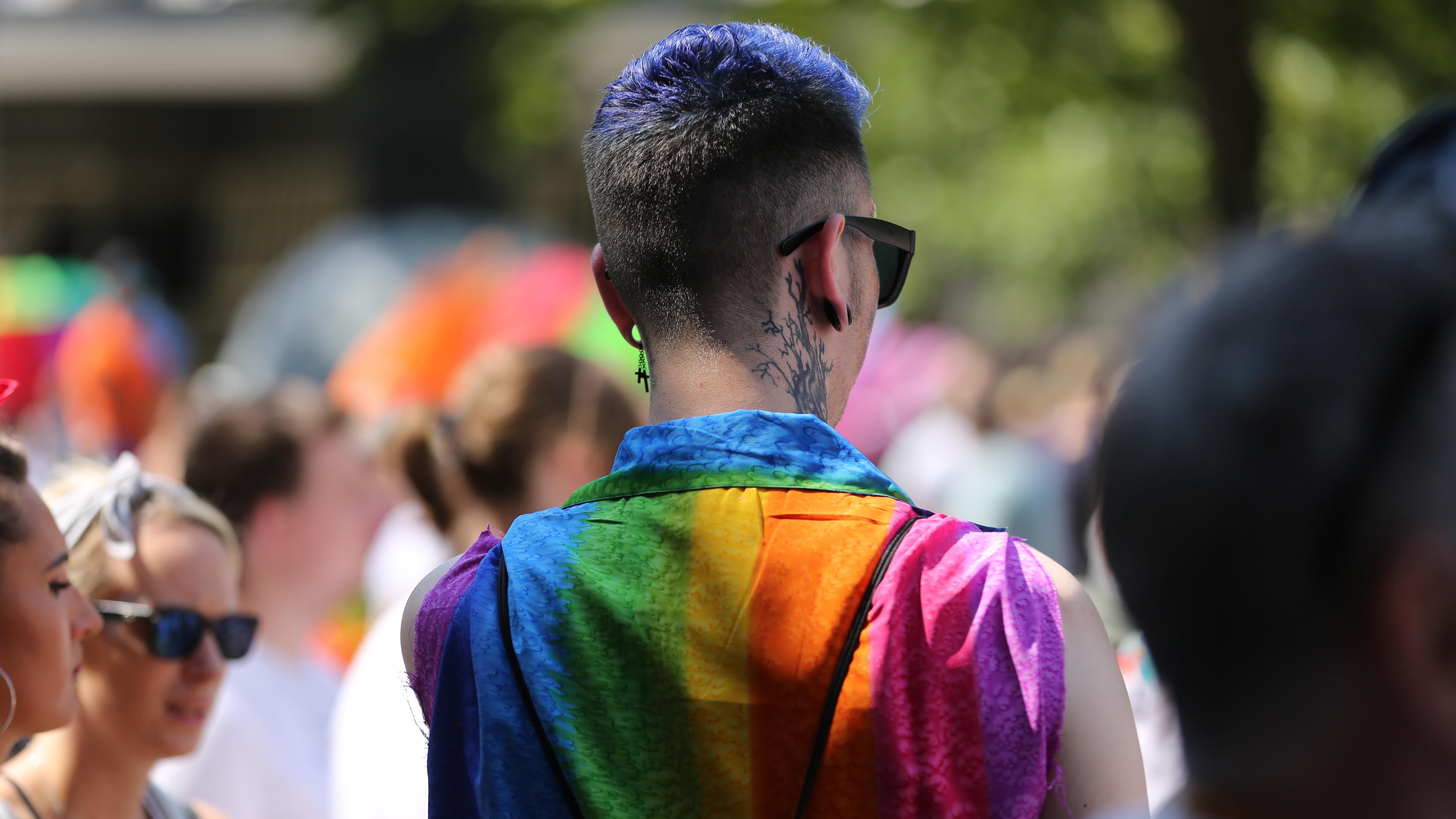 8 段顶级演员的独白，讲述 8 个因爱获罪的故事