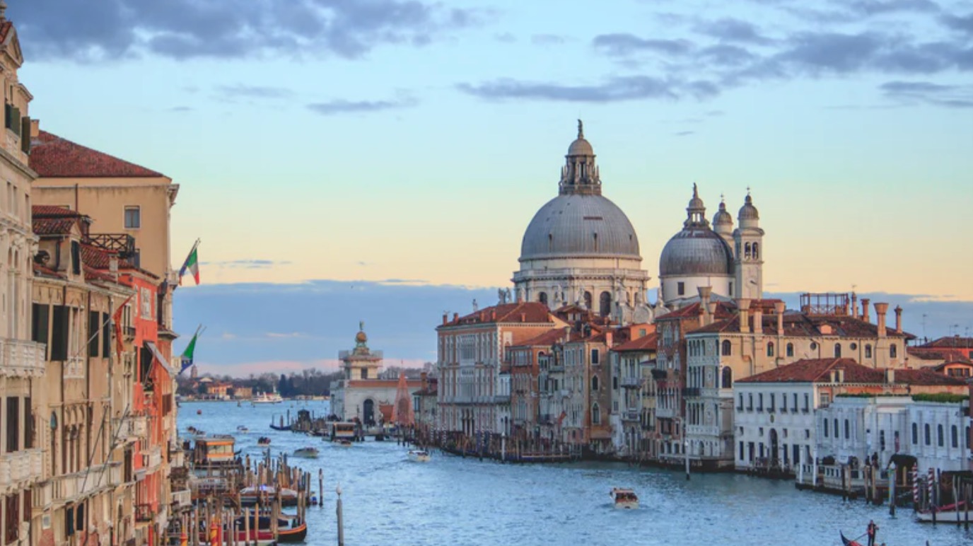 威尼斯要沉了，科学家拿出的建议居然是——灌水？