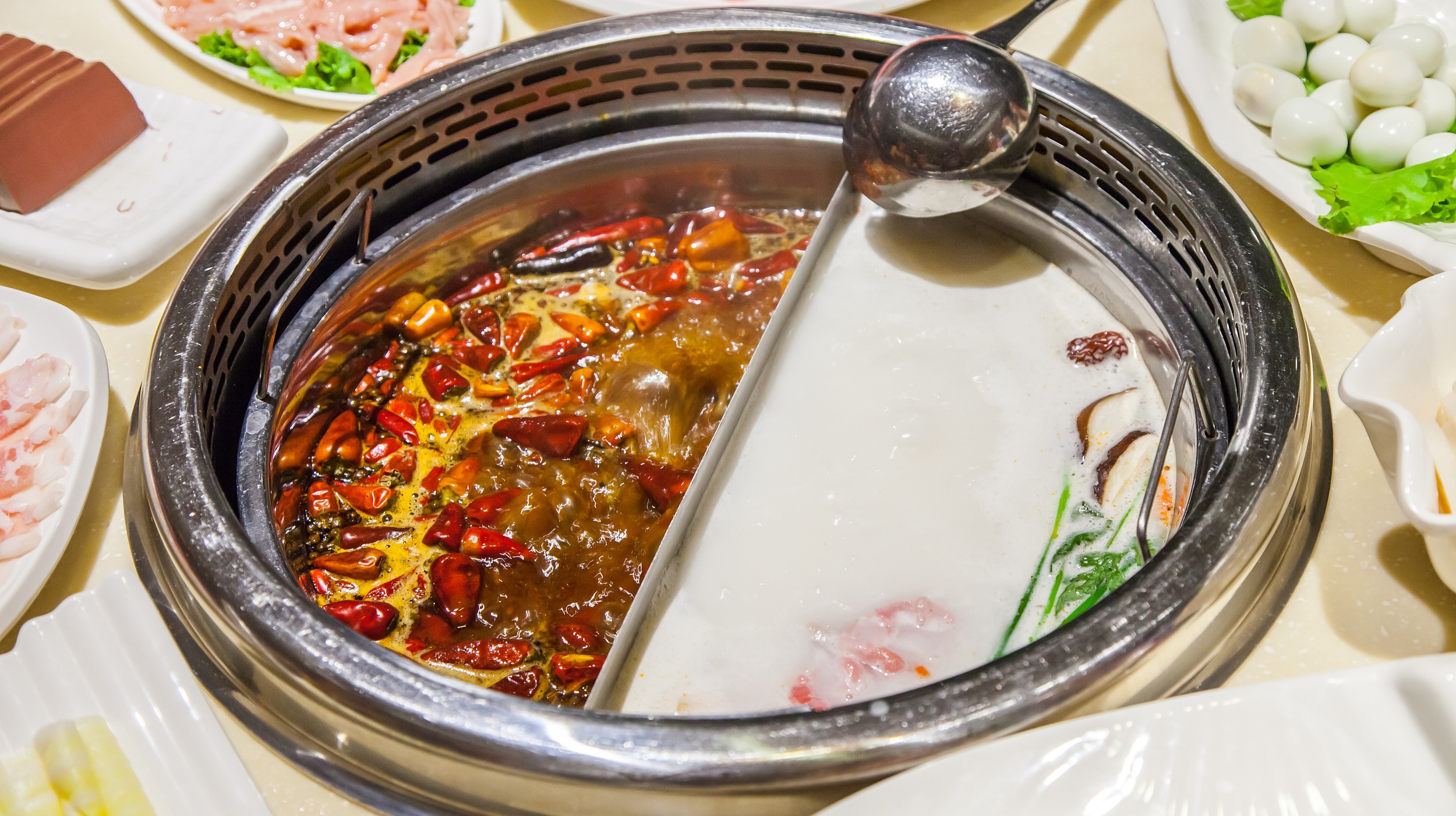 逆势豪赌的海底捞会翻车吗？| 一解财报