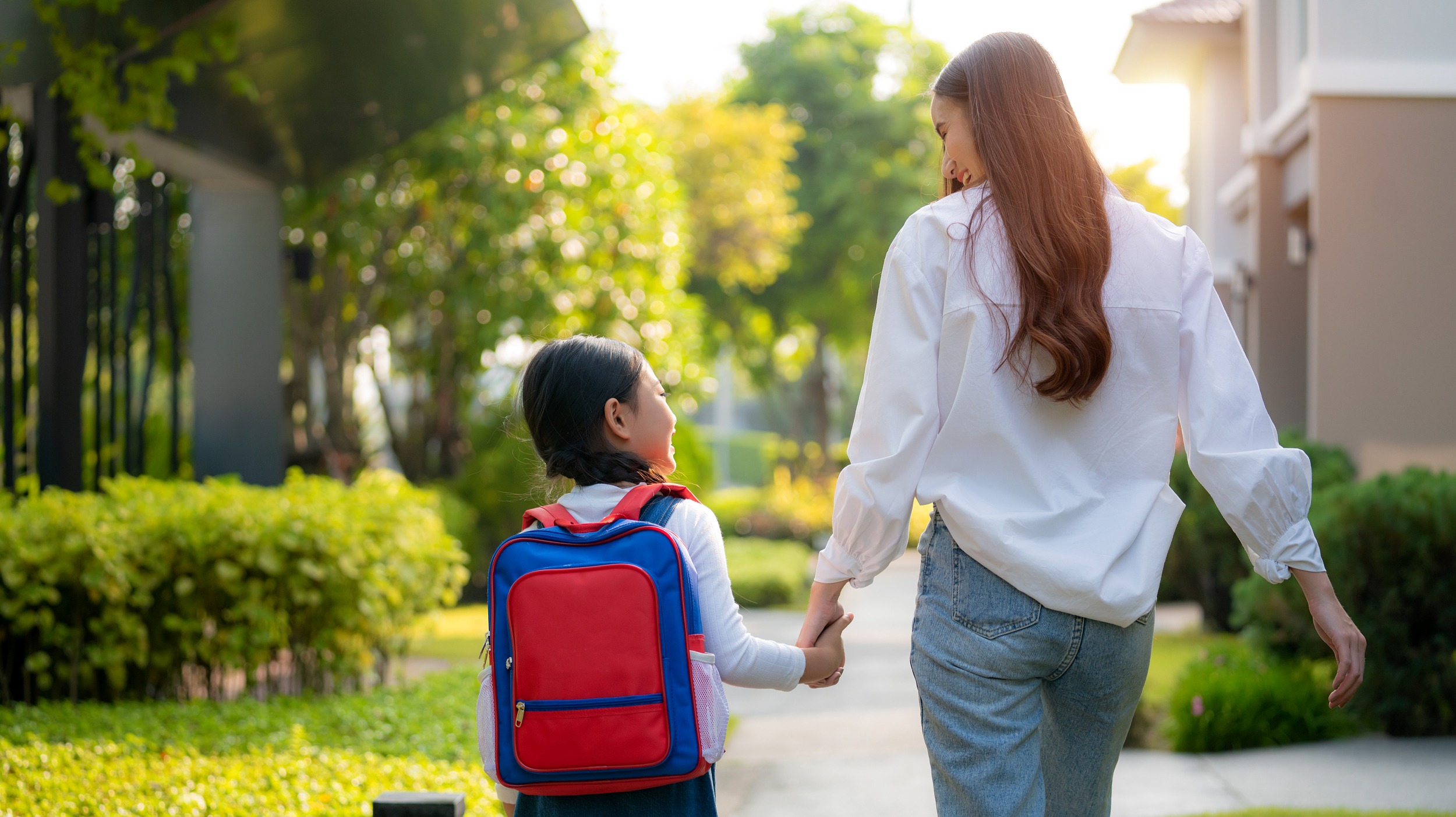 “妈妈也内卷”的精致，迎合了谁的期待？