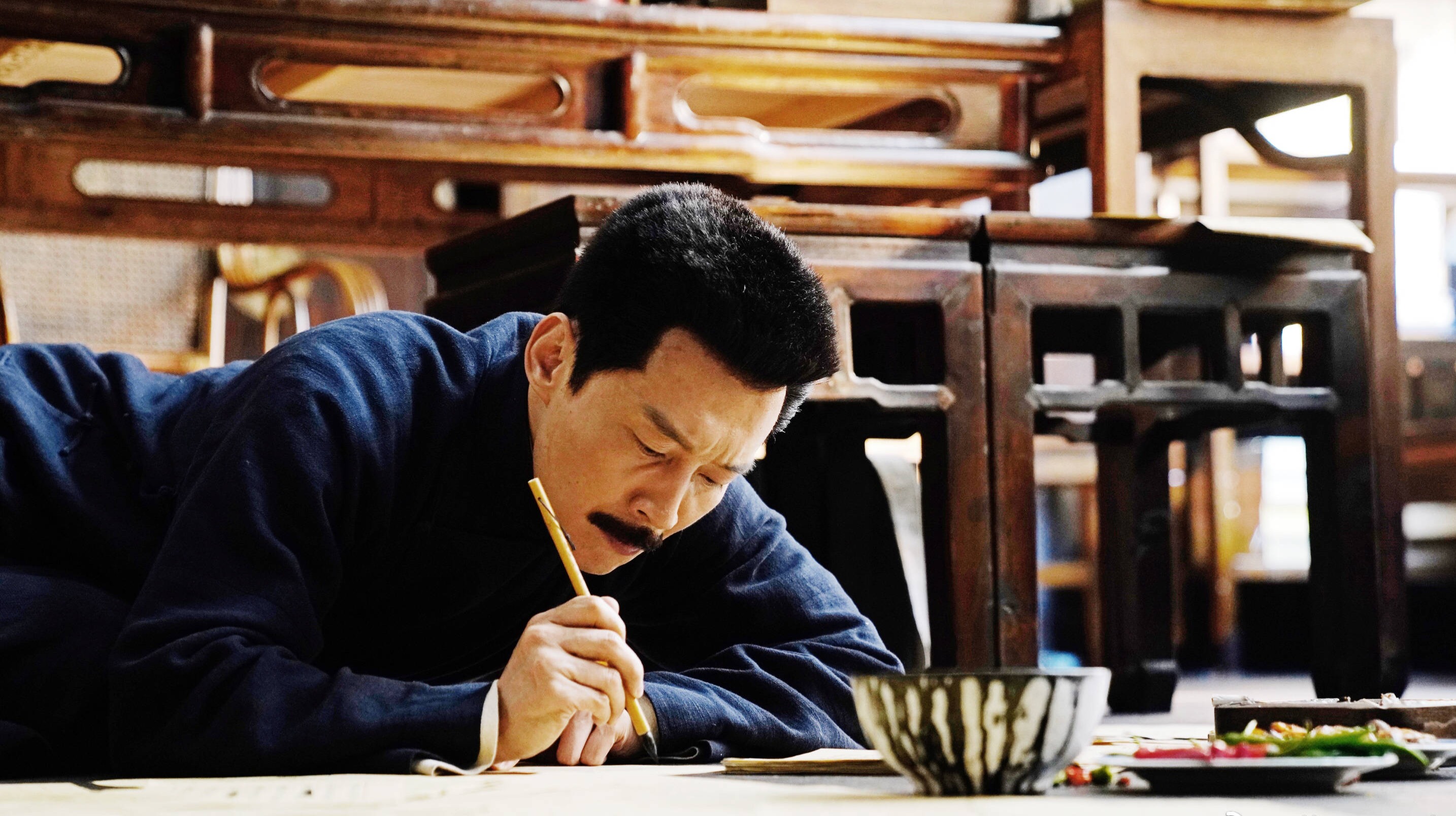 钱最要紧：中产阶级的爱与怕-虎嗅网