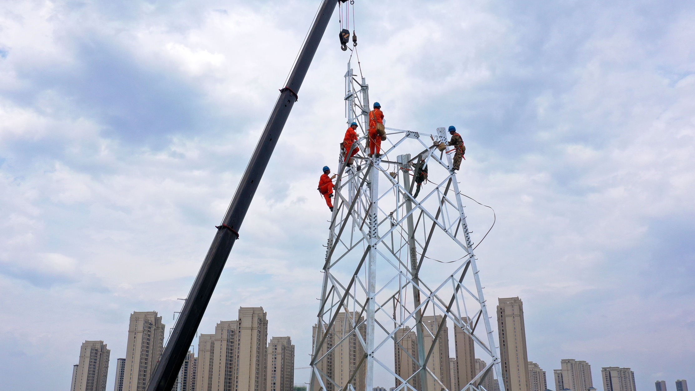 电网投资超5000亿，配电网建设利好谁？