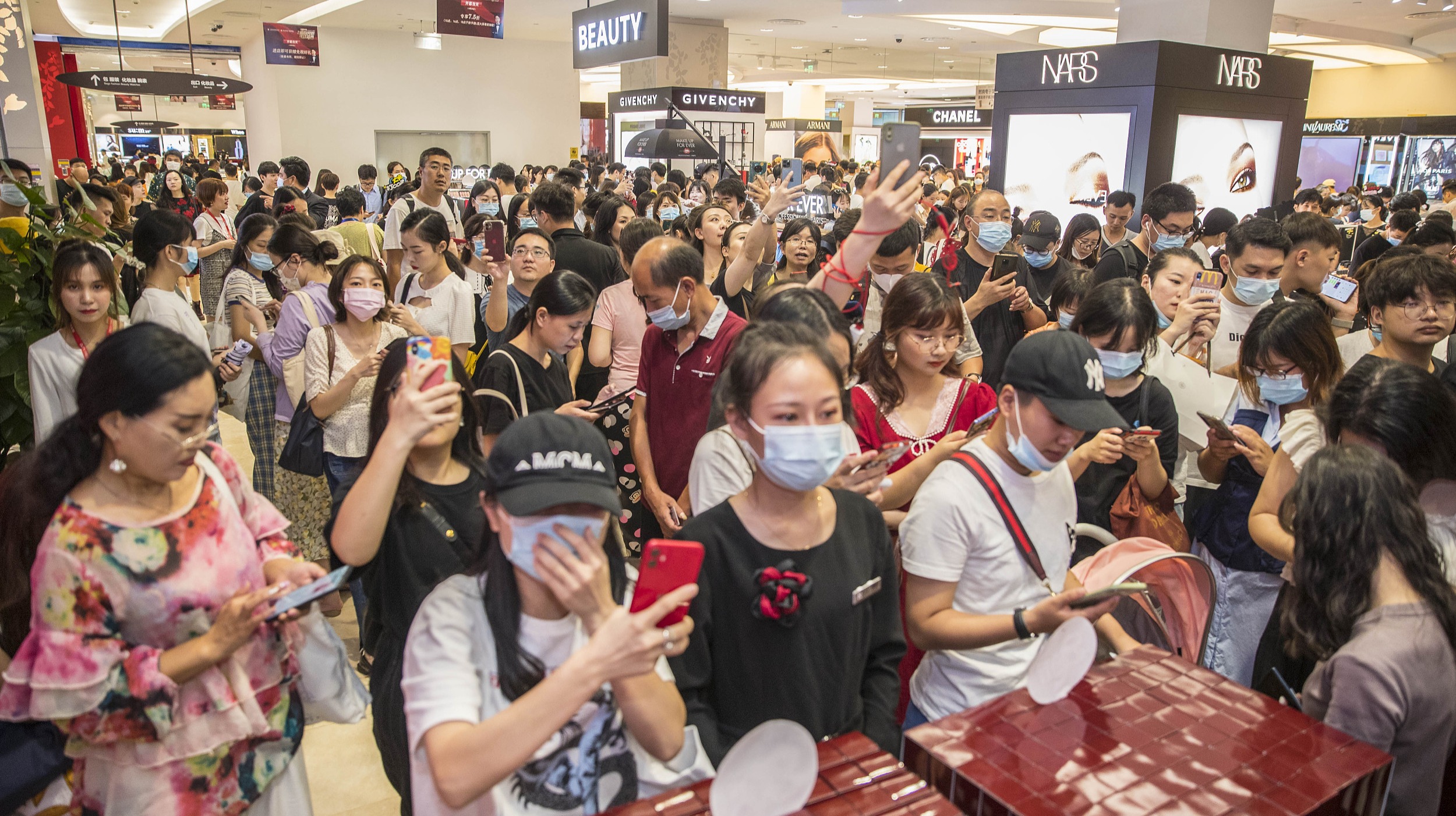 暖风阵阵，中免的“春天”要来了？| 一解财报