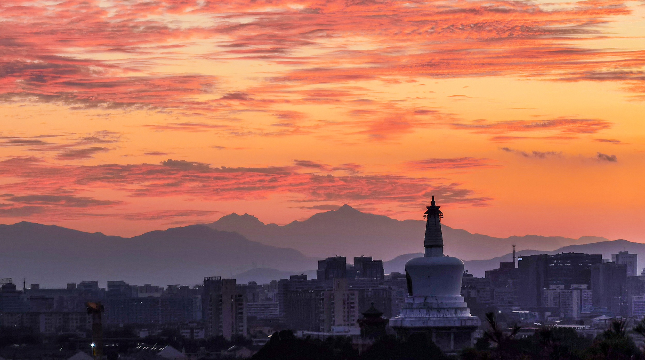 “停课看云”，为什么打动人心？