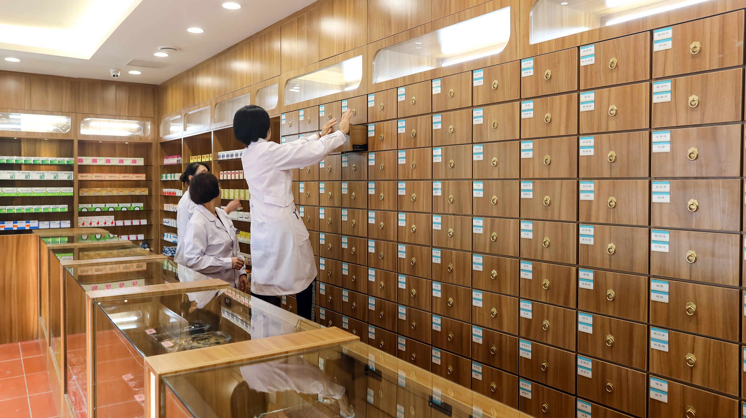 【免税/酒店+医药+天然气】中医药发展列入国家战略层面，医药板块如何布局？