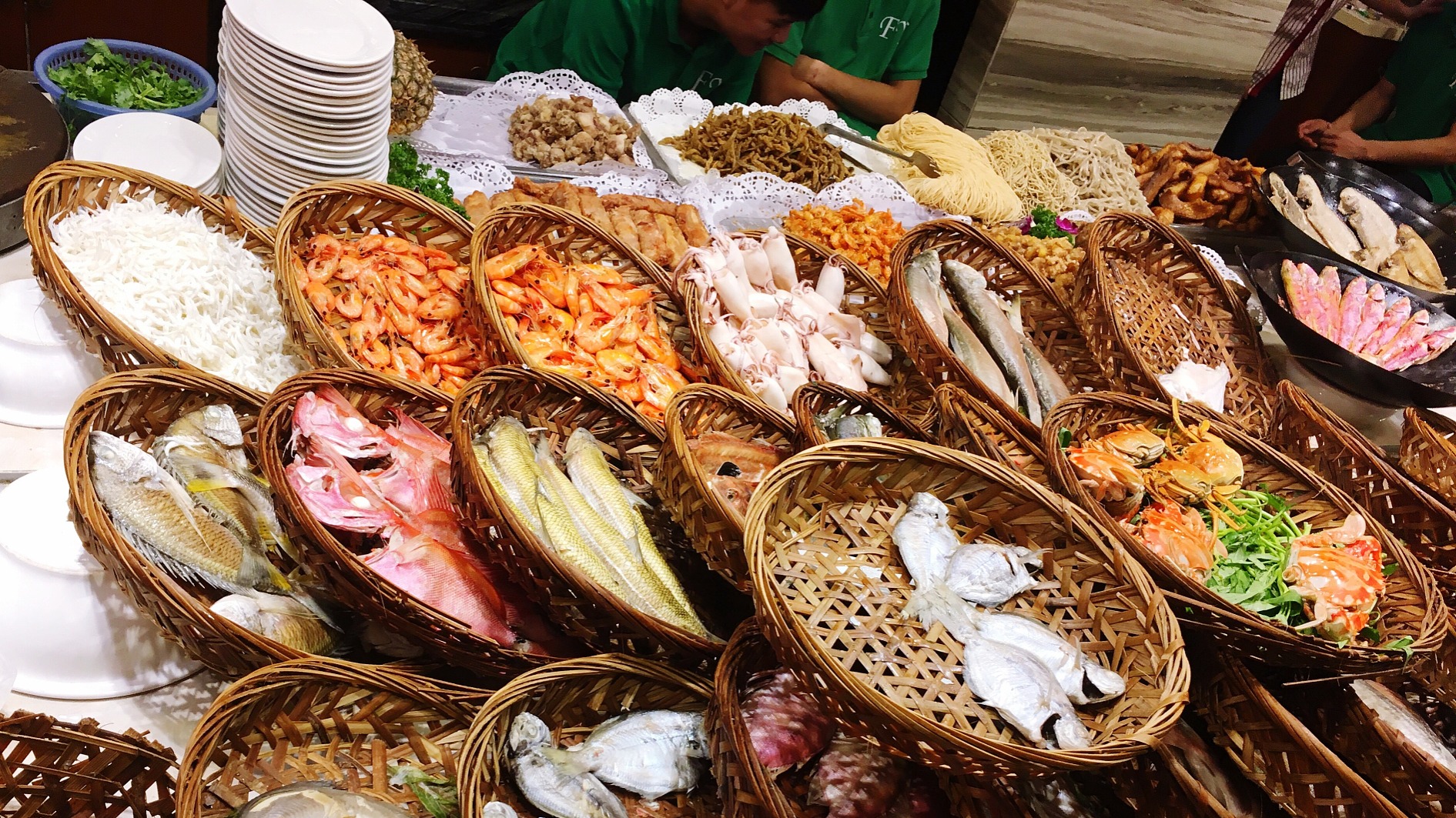 广西北海通报“4个菜1500元”：责令店家停业整顿