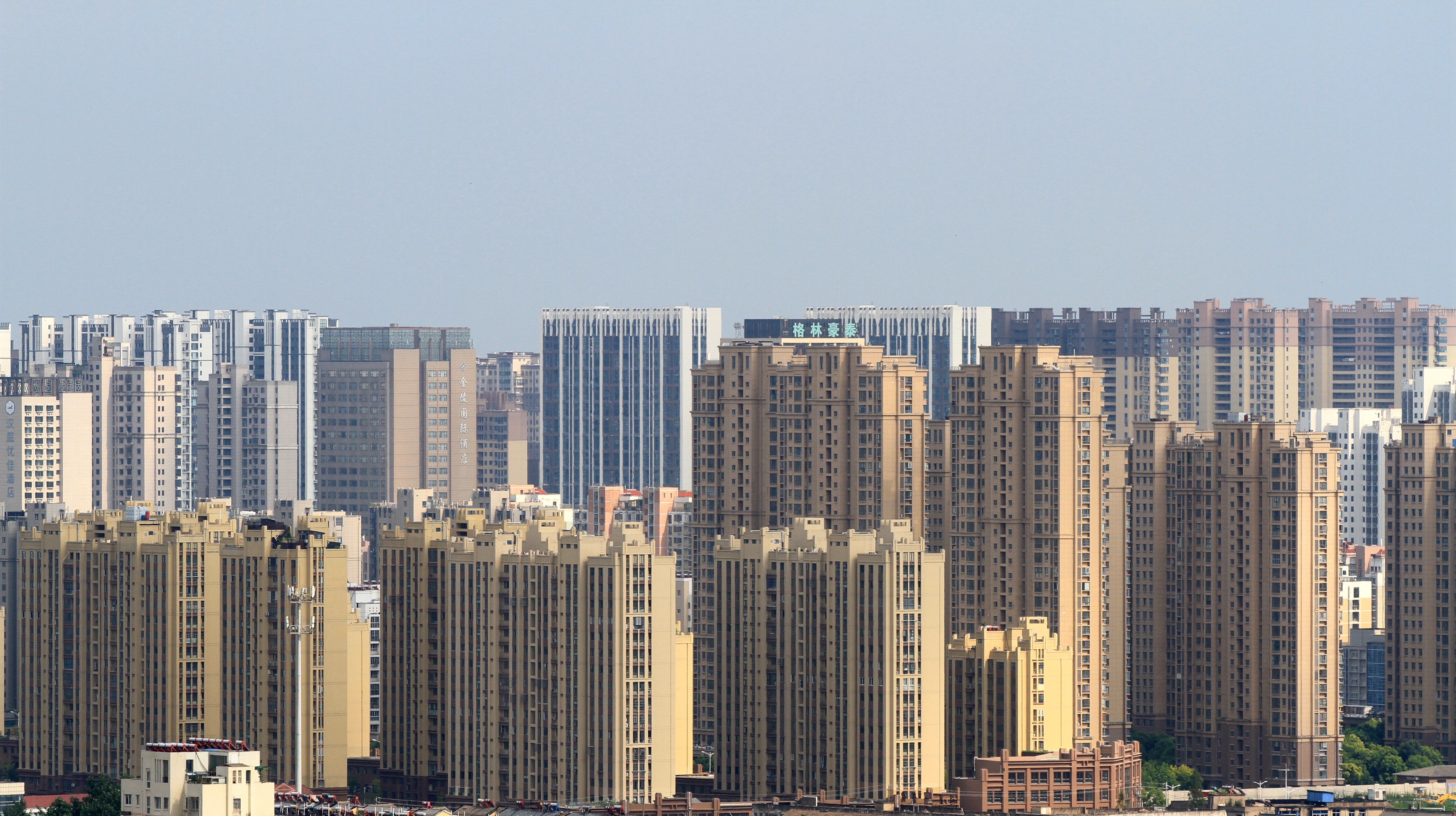 楼市短期回暖，该买房还是卖房？｜策略