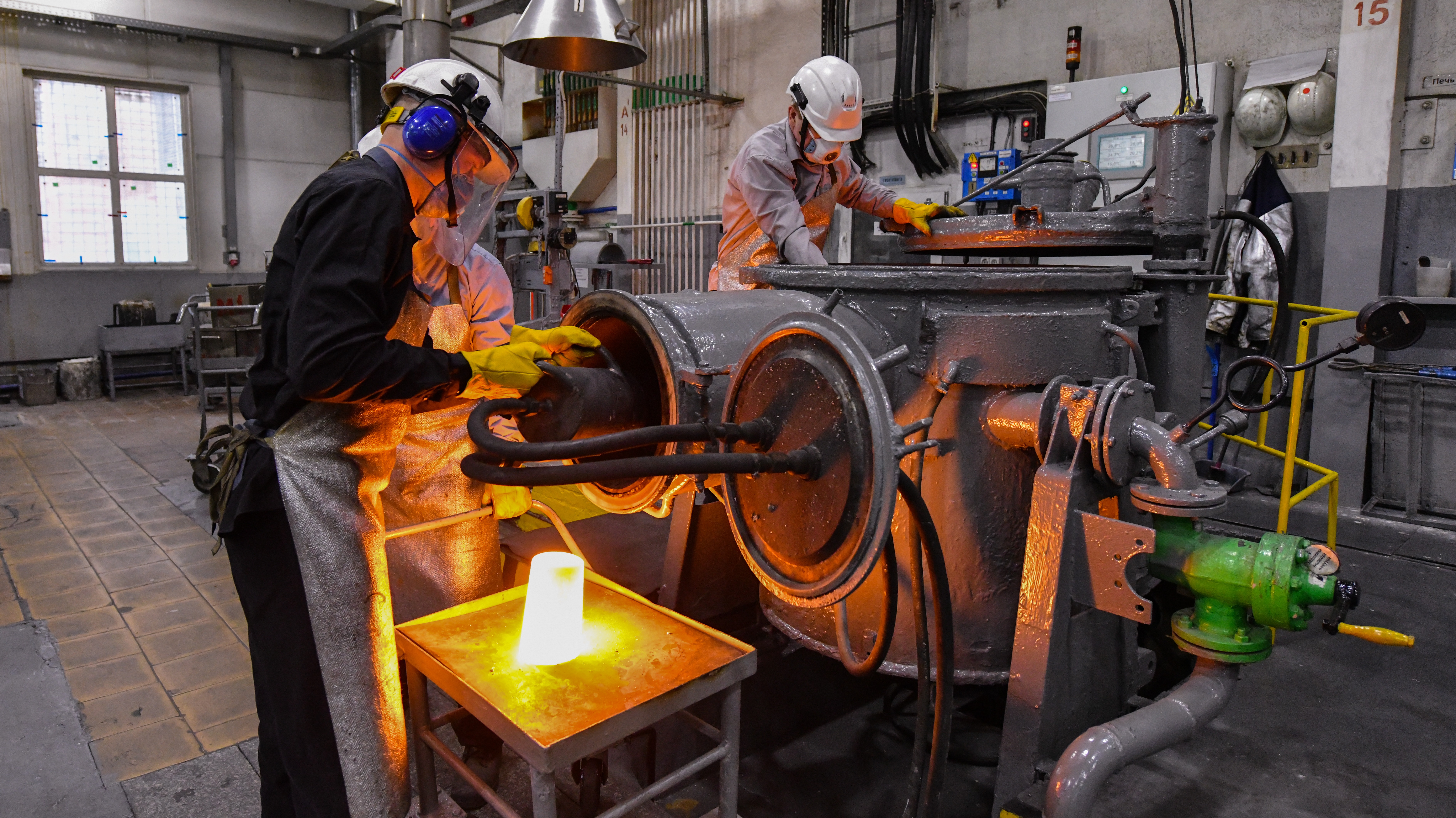 英国对俄金属制裁引发恐慌：钯金飙升近12%