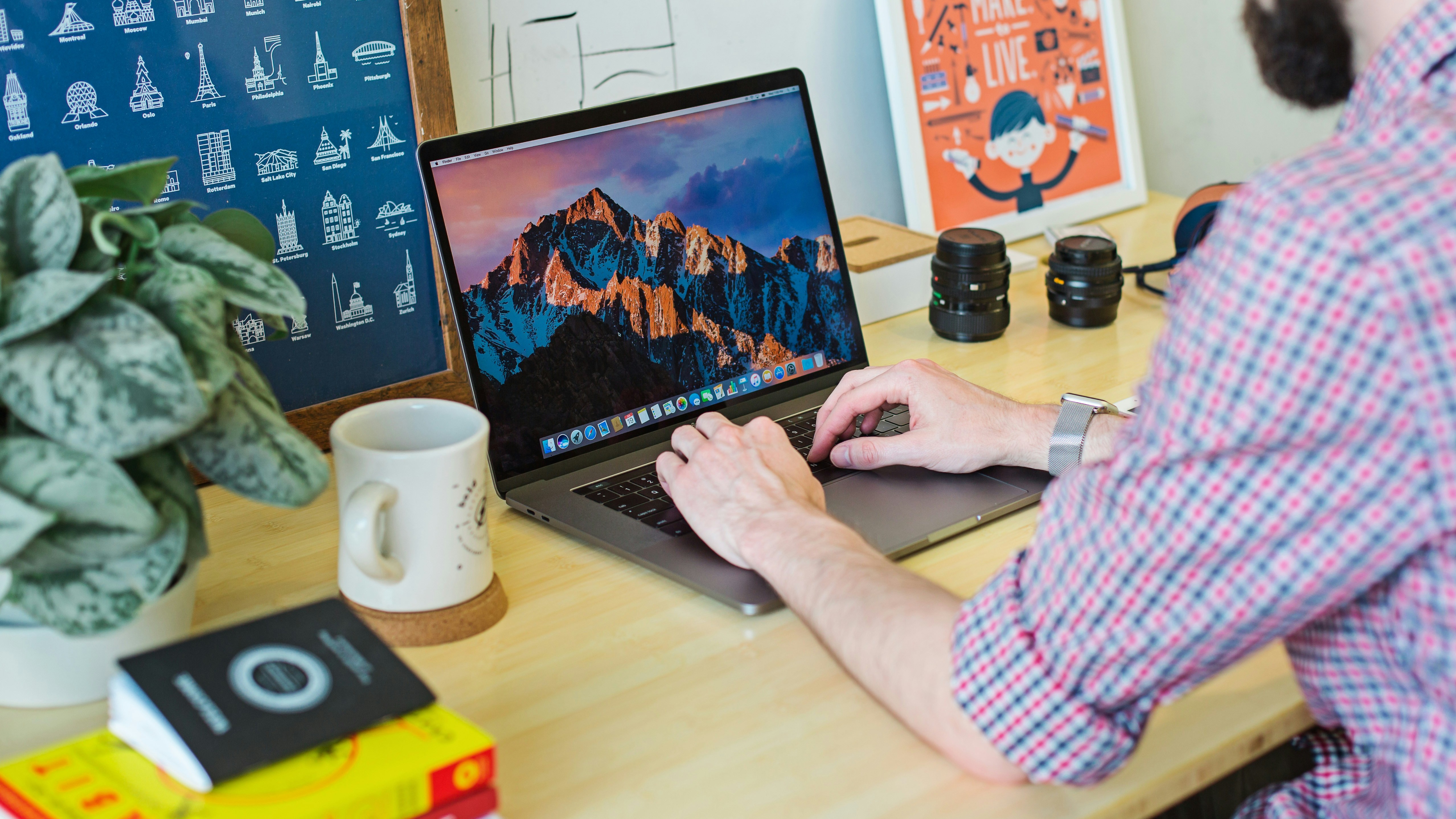 苹果M5芯片正式量产，搭载M5的首批设备预计年底前上市