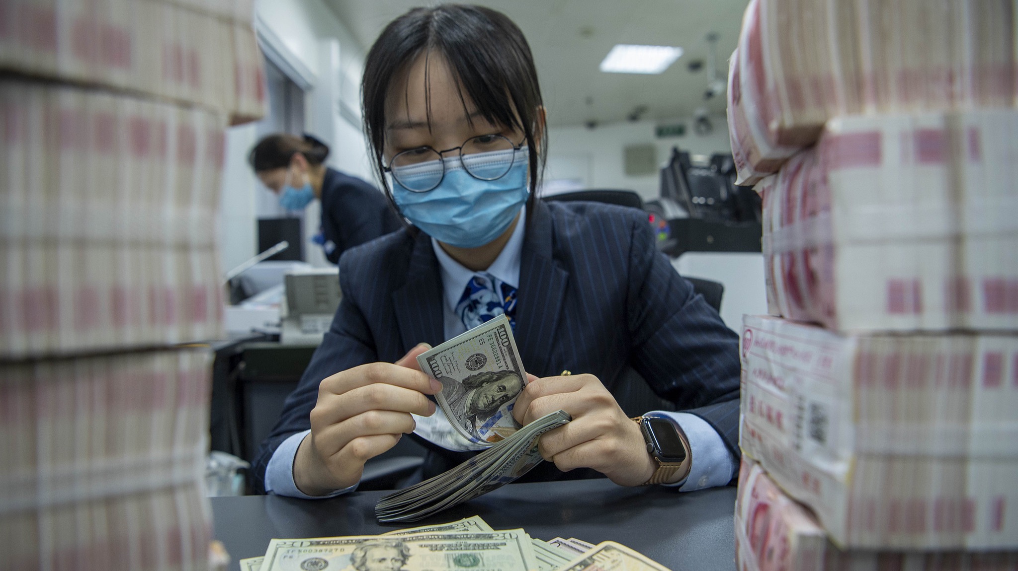 人民币汇率、利率平衡木，怎么走？