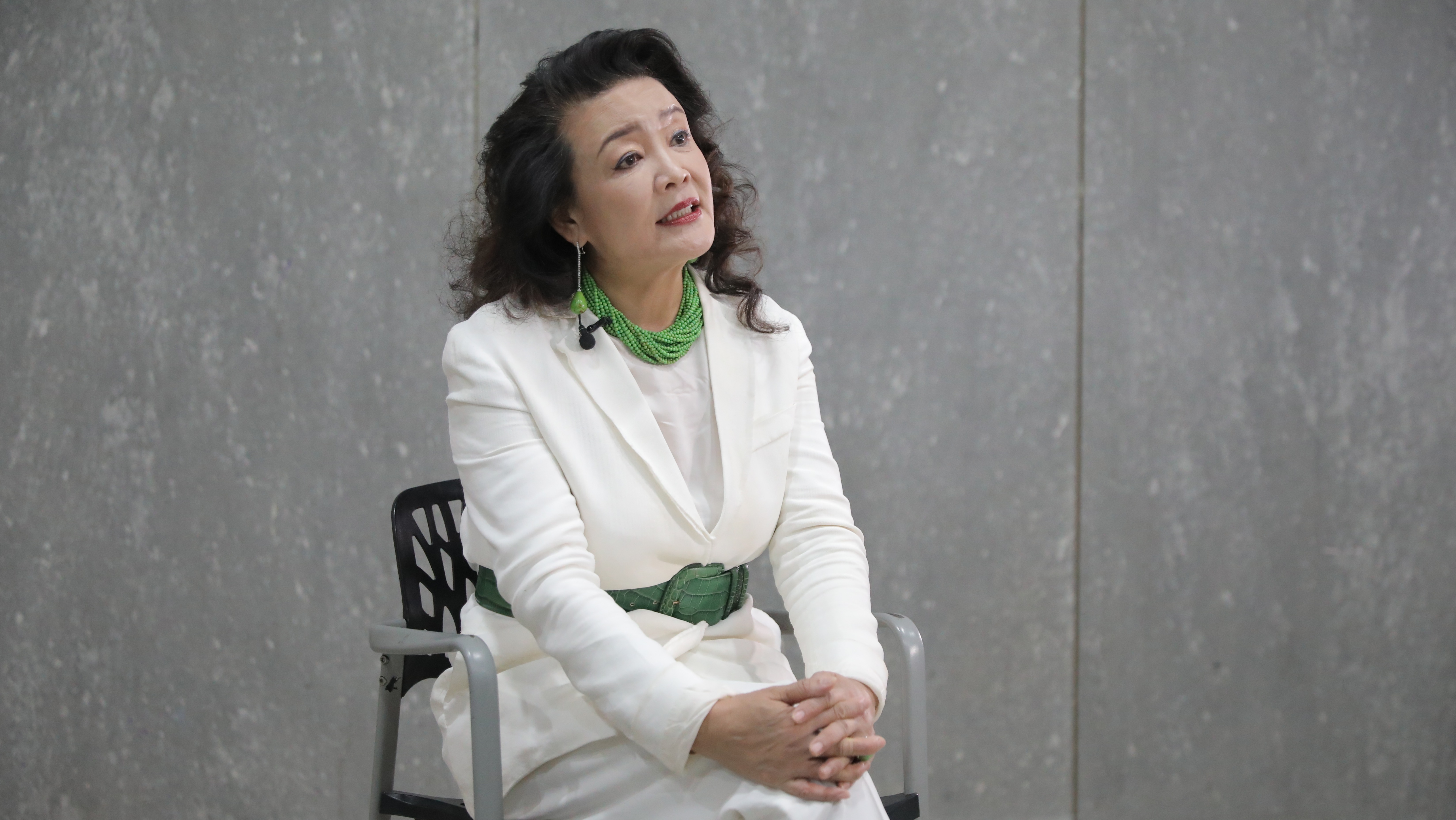 抖音封禁张兰直播间，是否是最合适的处理方式？