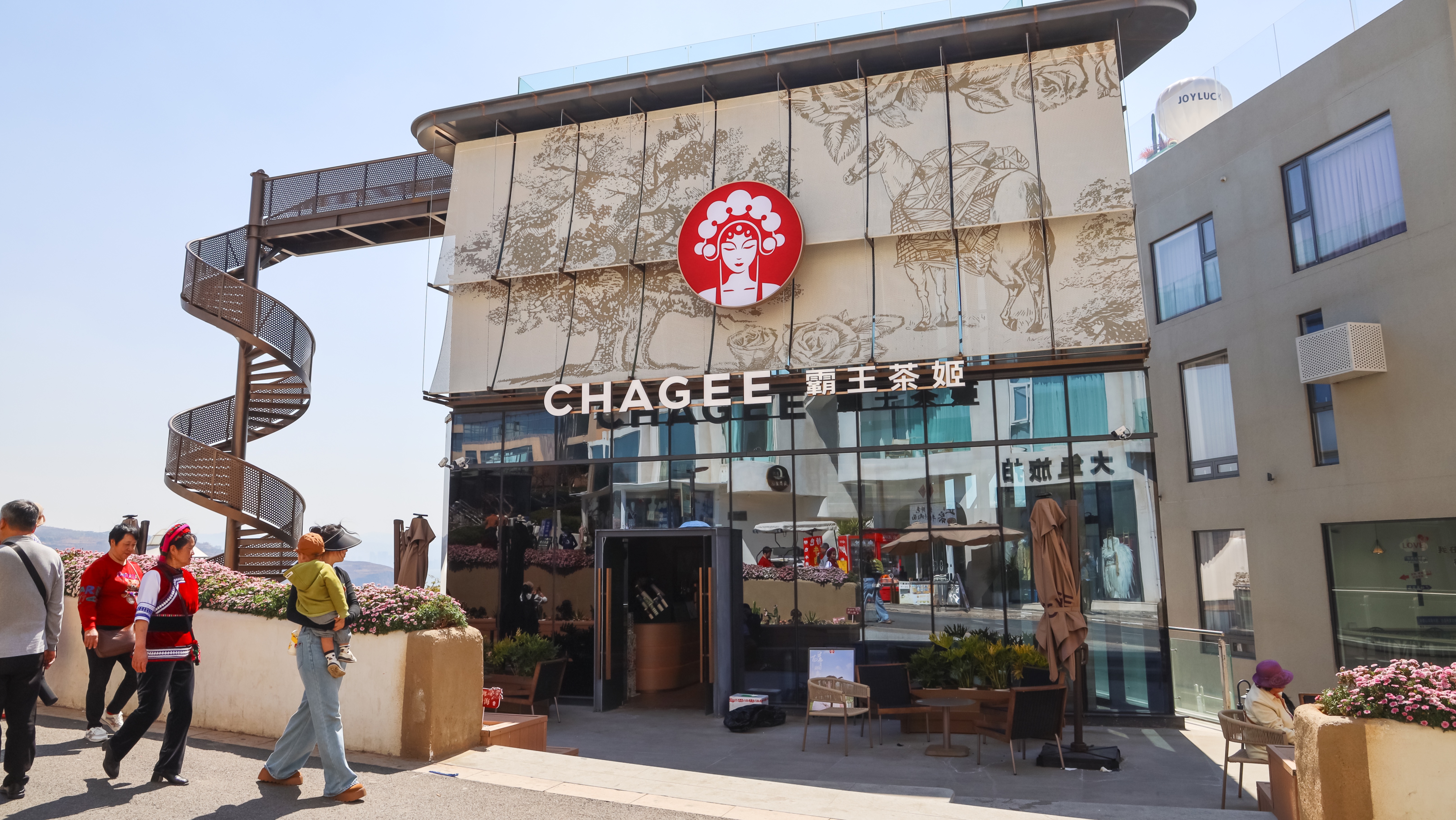 加盟霸王茶姬的发财路，不好走了