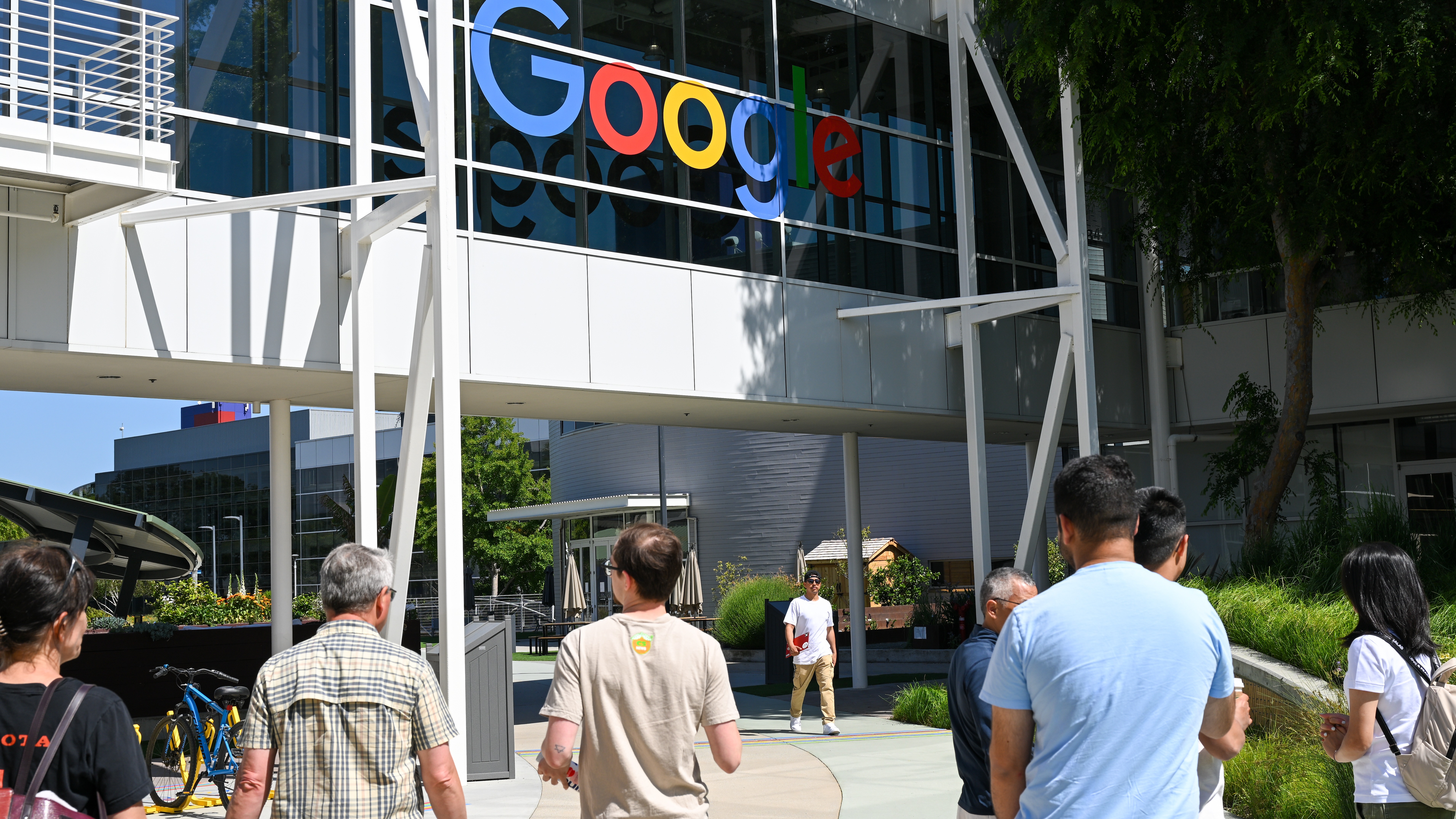 谷歌广告业务强劲，净利润大增46%