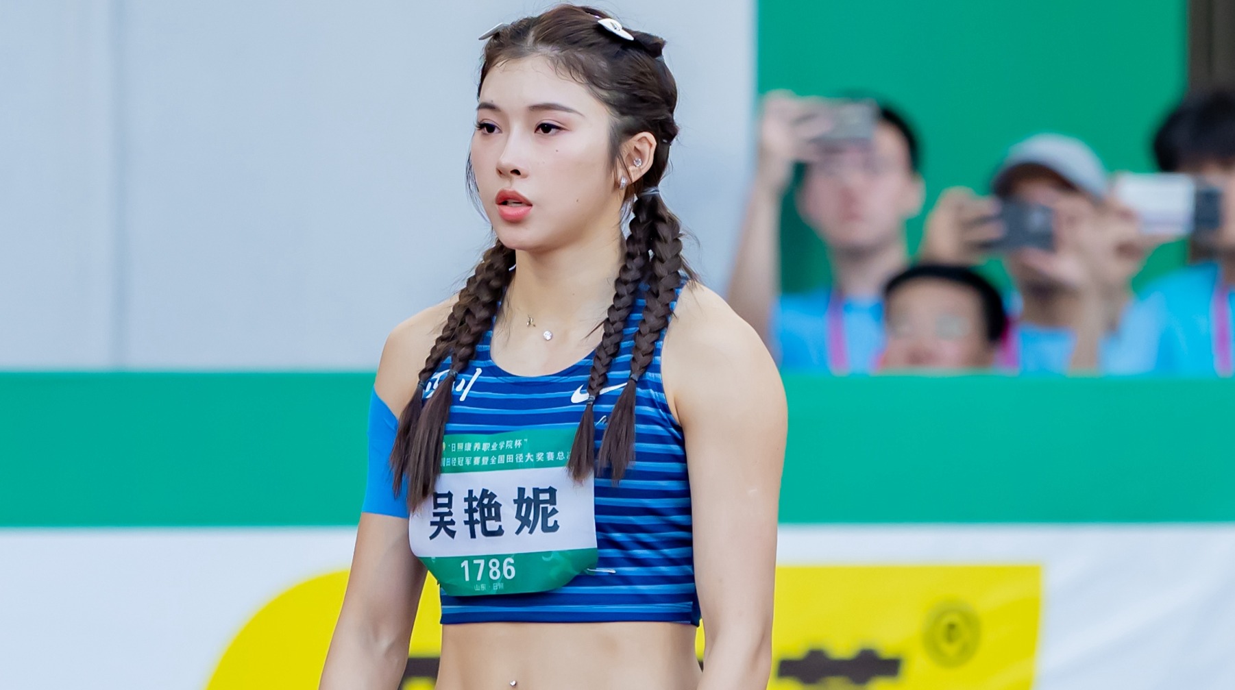生女当如吴艳妮