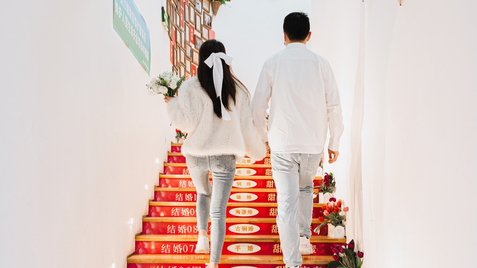 深圳年輕人，流行起了不領證式“結婚”