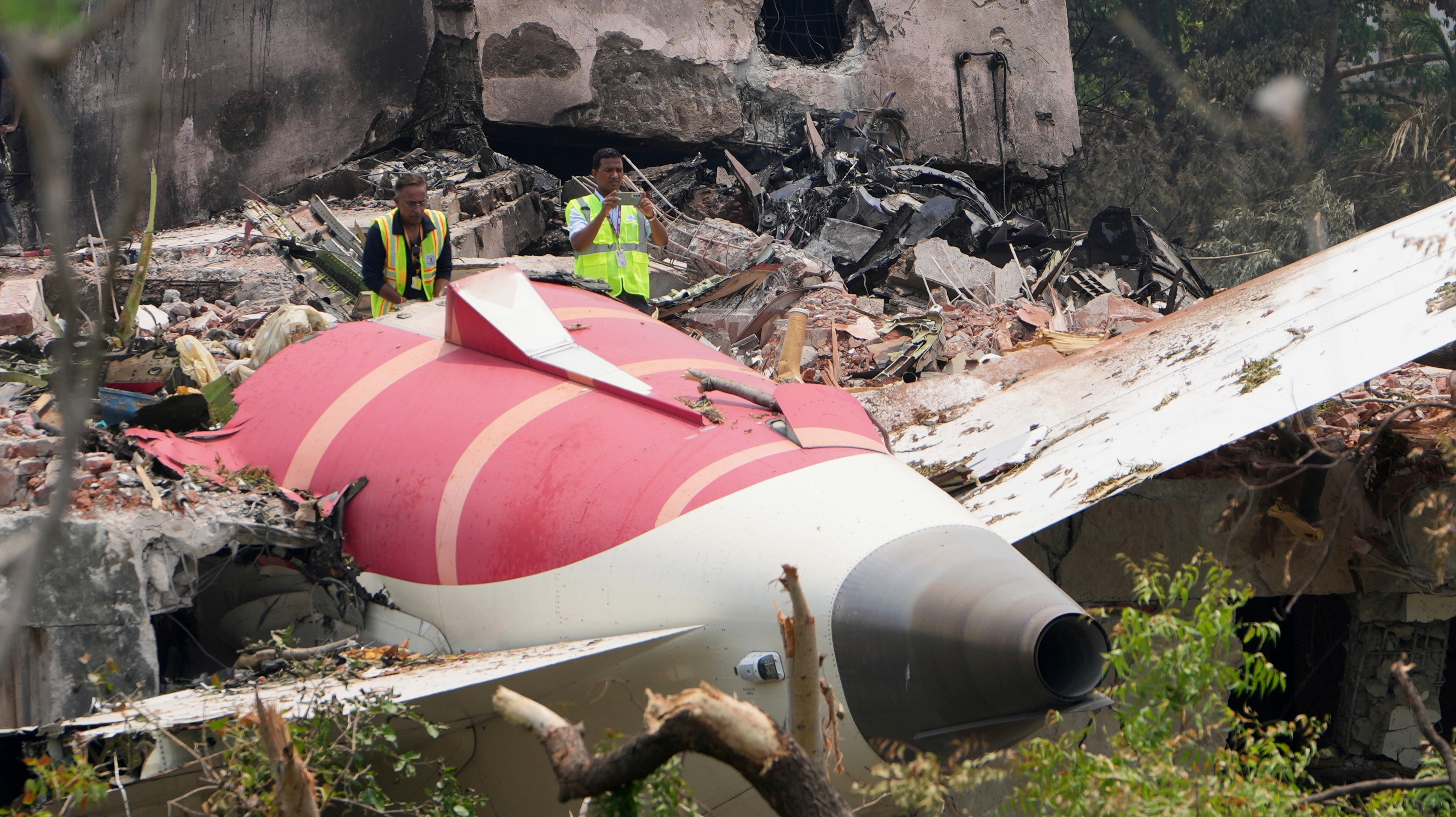 起飞50秒坠机，背后几十年荒唐
