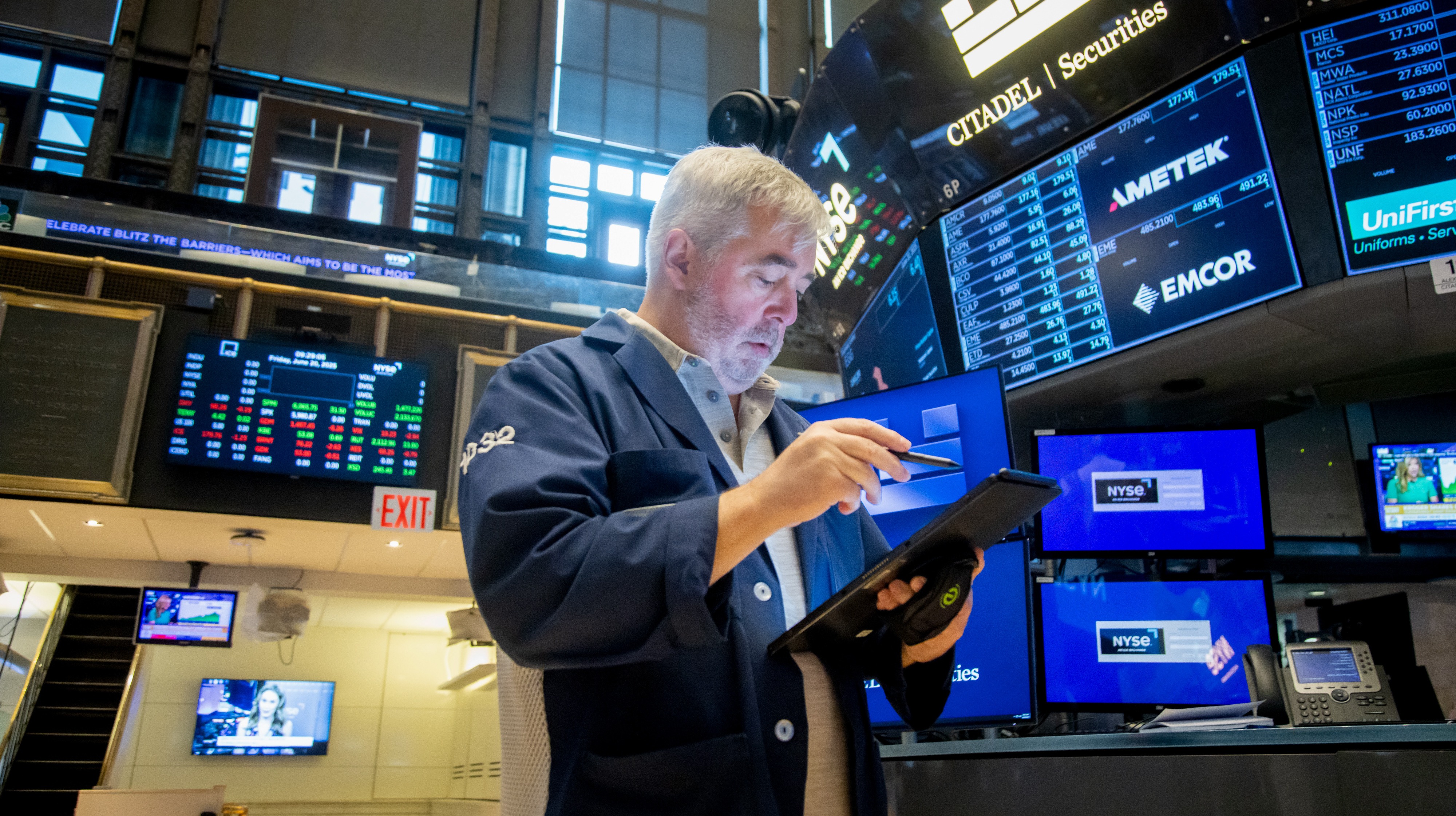 美国突袭伊朗，中东股市不跌反涨？全球市场将受何影响？