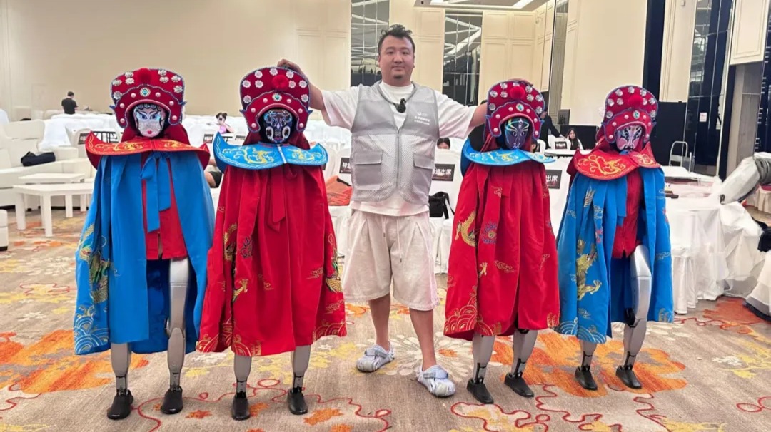 机器人热舞变脸，从日入8000到价格腰斩