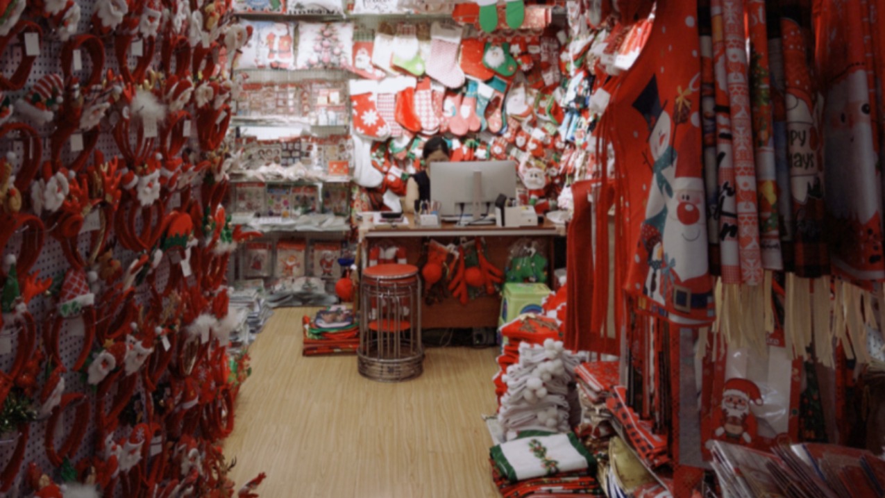 義烏的圣誕商人，盼望世界和平