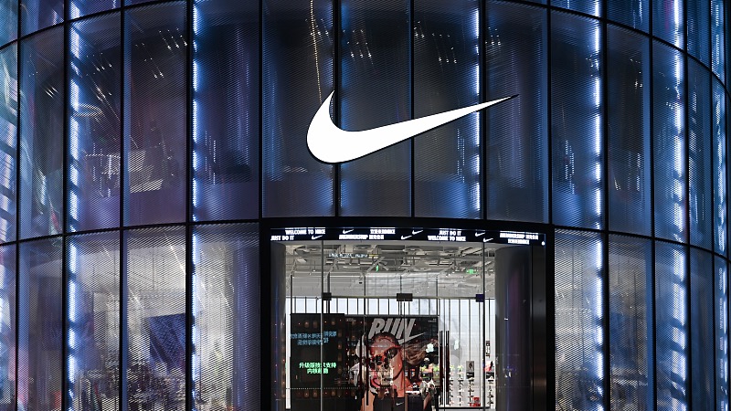 耐克急需向臃肿库存开刀