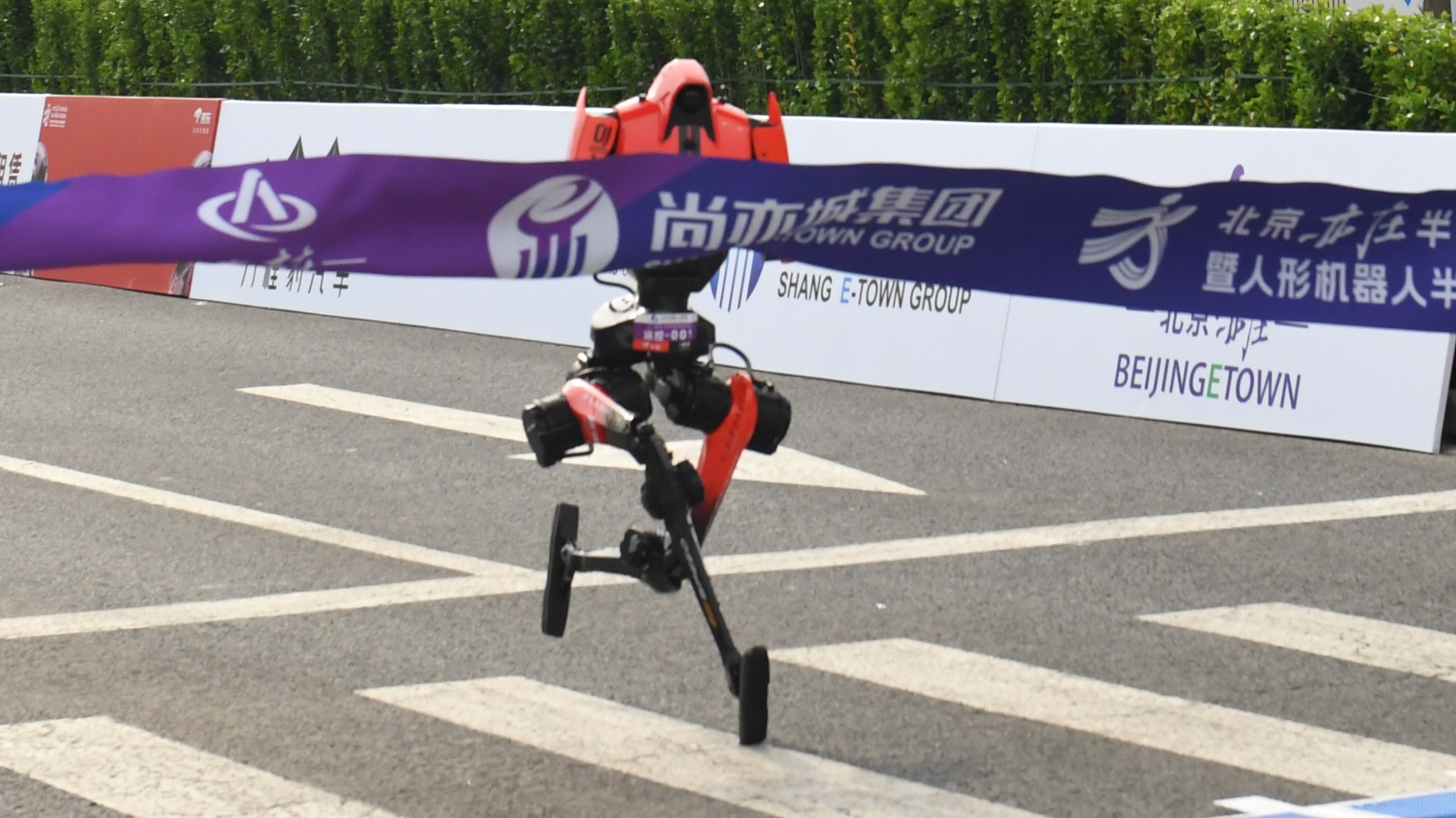 十一个为什么，看懂亦庄机器人马拉松