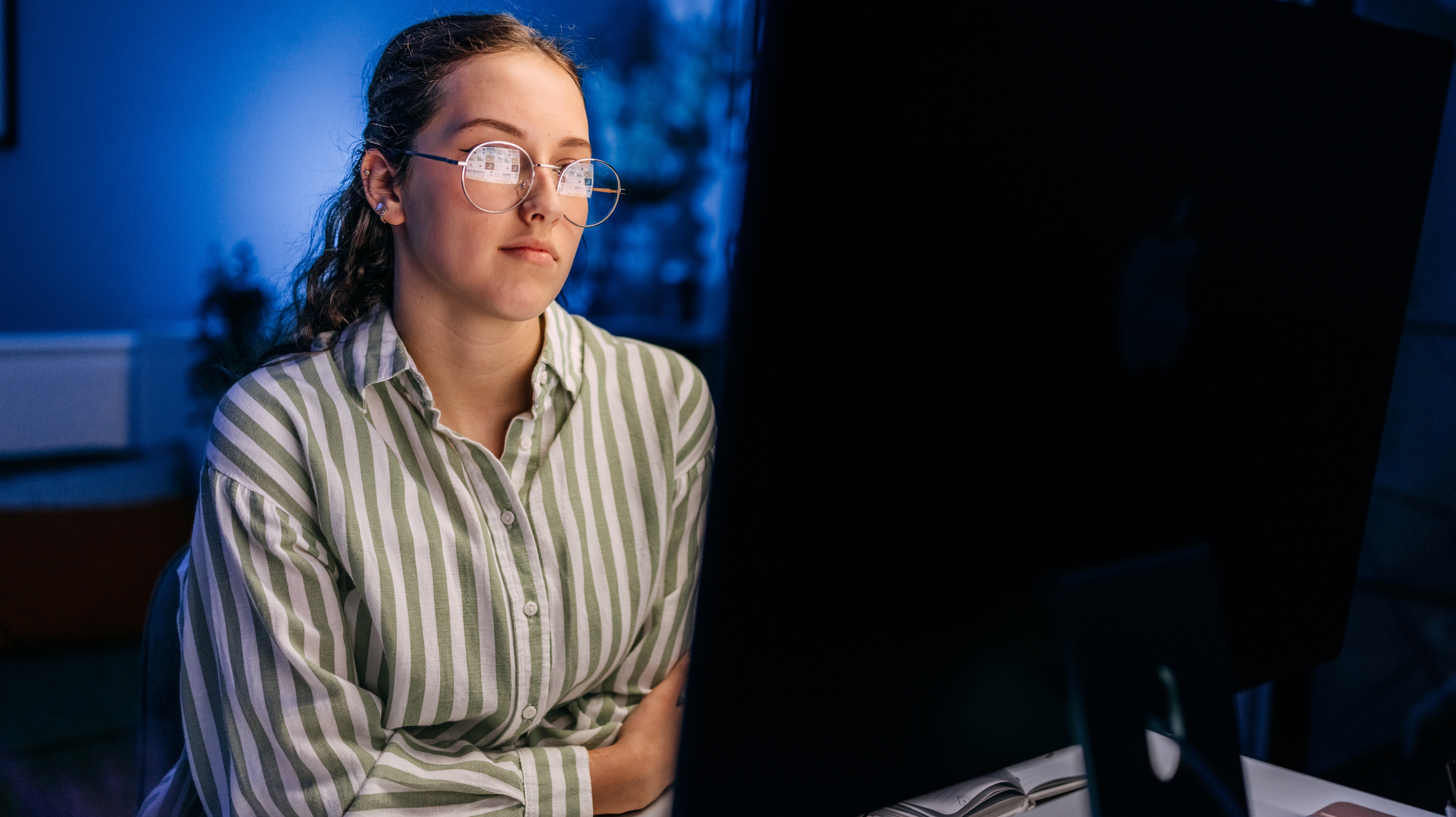 打工人开始集体造假？当老板押注“AI提效”