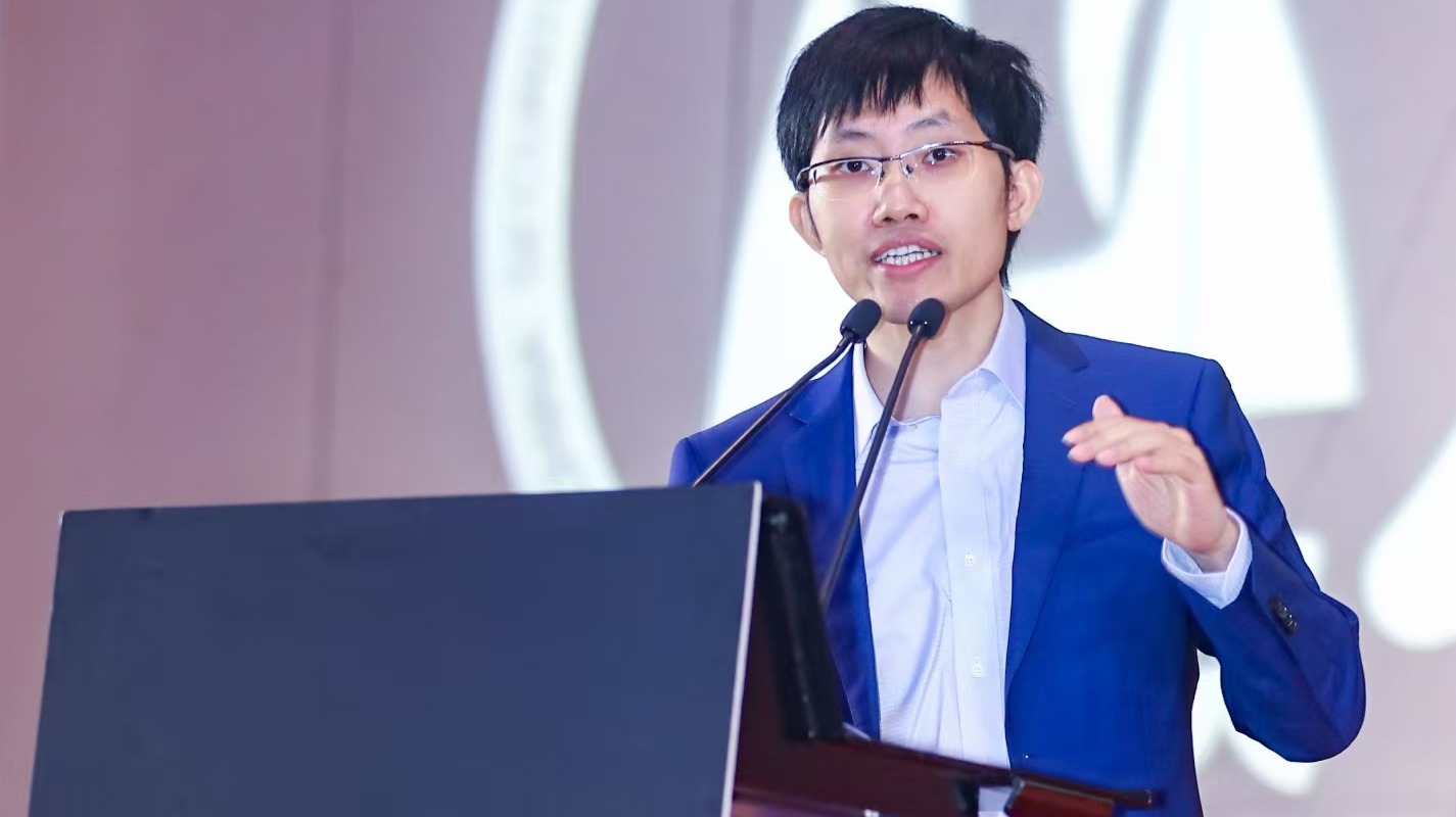 500亿，梁文锋“不学”任正非了
